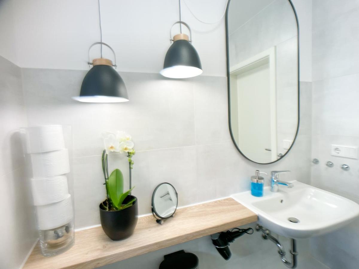M-style 02 Mit Balkon 24h Self-check-in, Free Parking, Netflix Apartment *